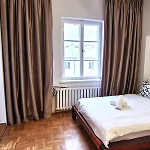 https://art-dreams-apartmanet-chmielna-5.warsawhotelspoland.com